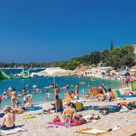 Appartamento In With Kitchen