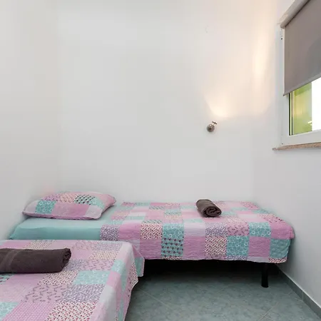 In With Kitchen Štinjan