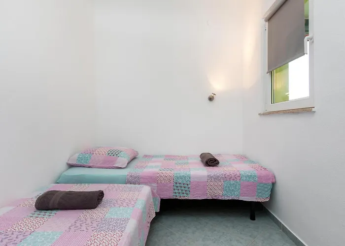 In With Kitchen Štinjan